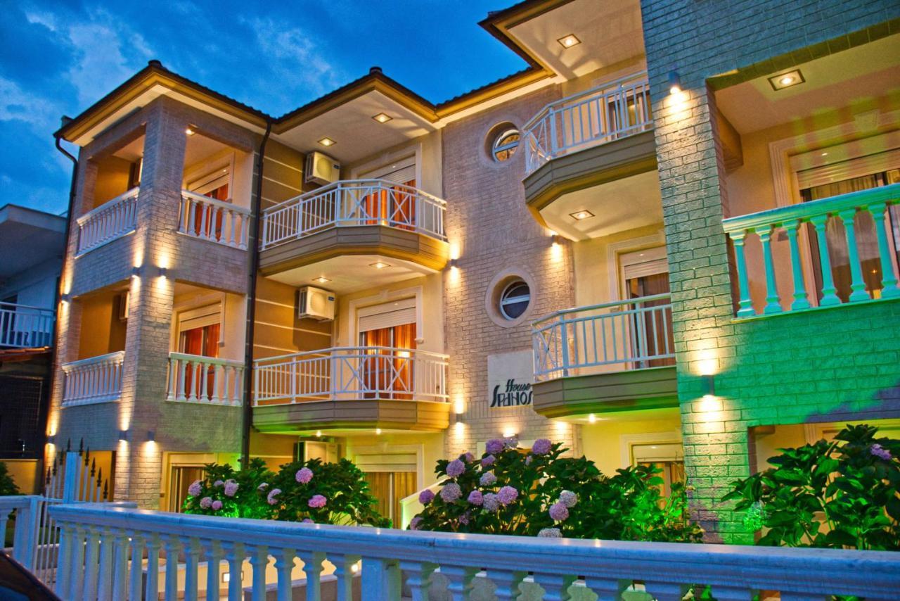 House Spanos Sarti