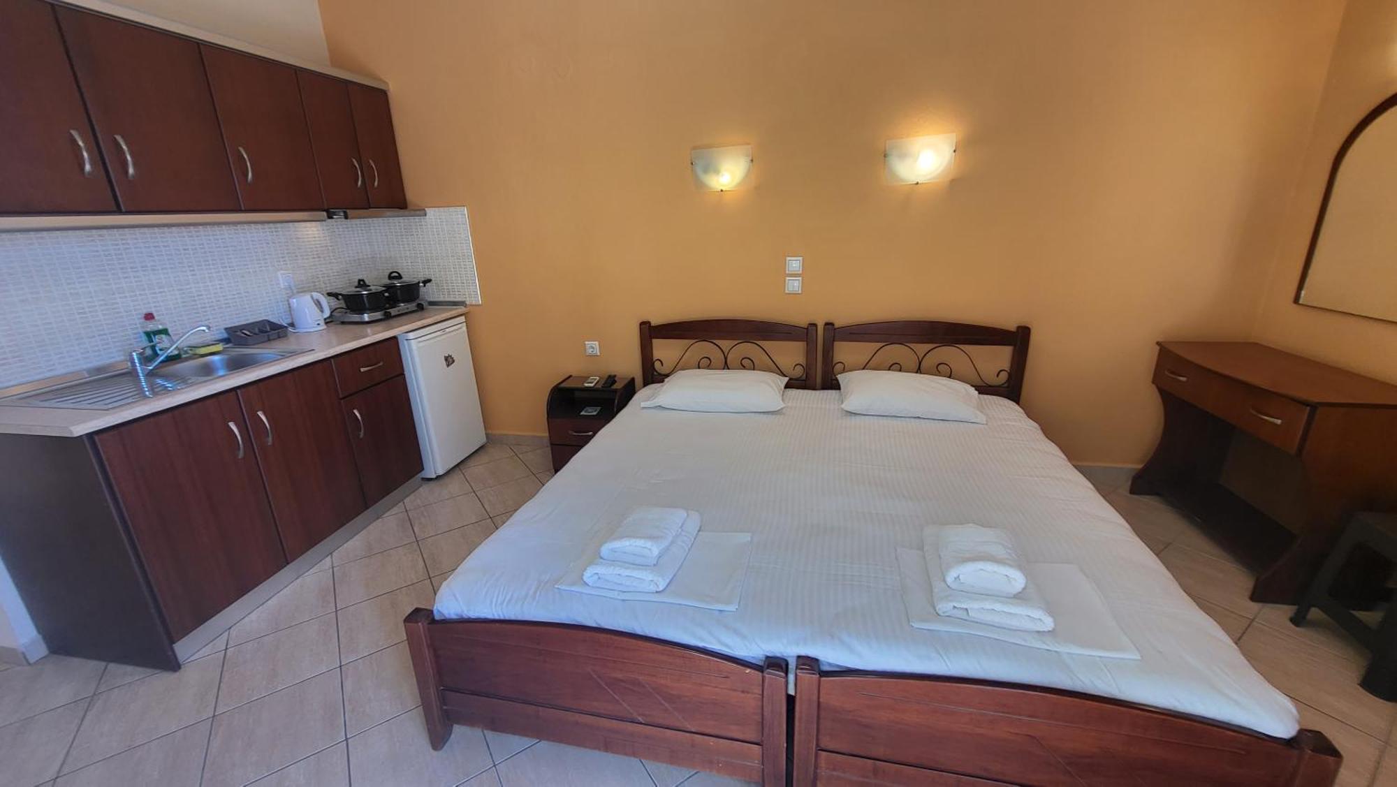 House Spanos * Sarti